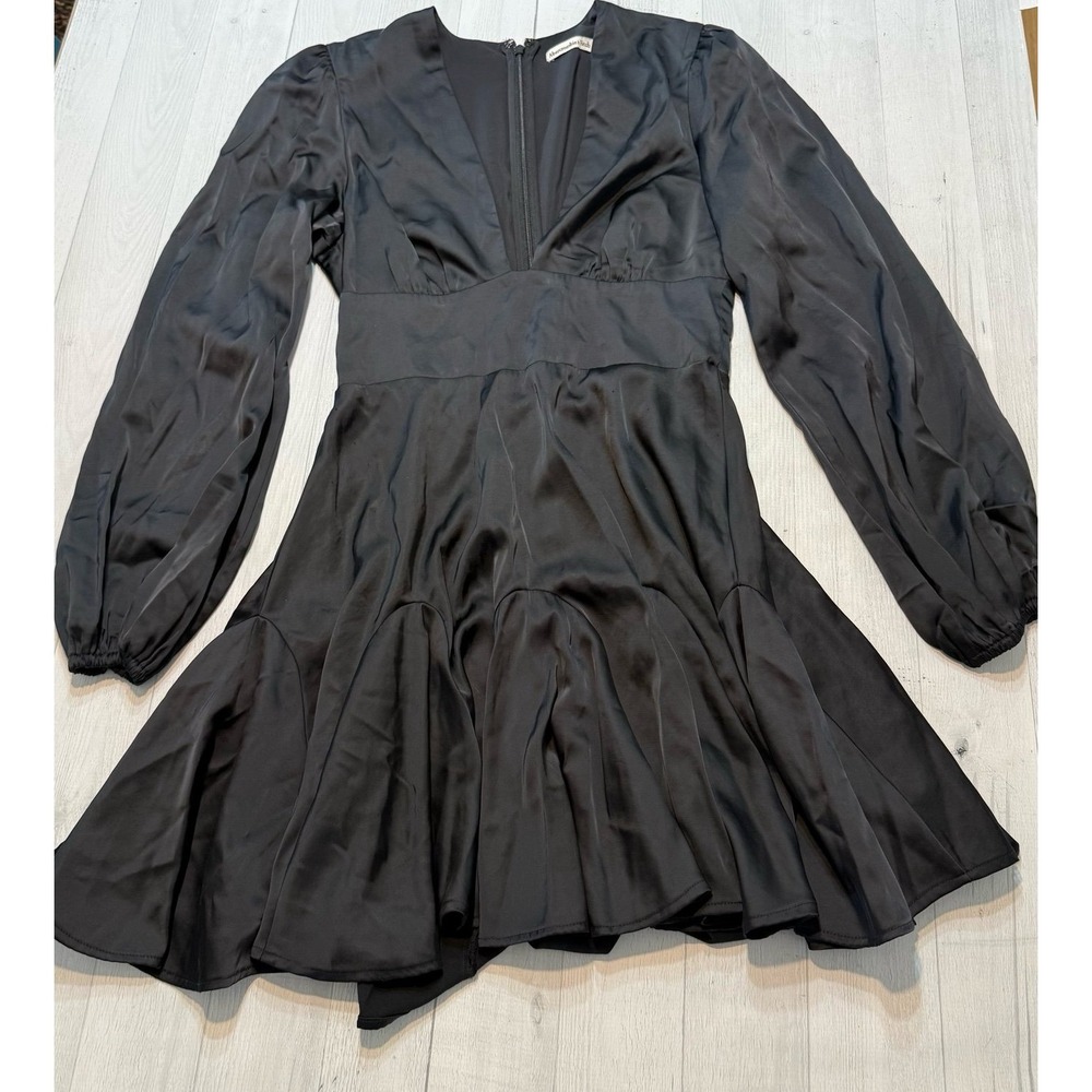 Abercrombie & Fitch Long Sleeve black Deep Plunge Satin Mini dress womens size M